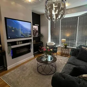 Stylish Close To Arena Holiday home
